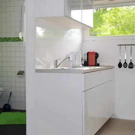 In Mit Schoenem Garten By Interhome Сasa de vacaciones *