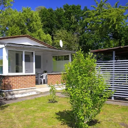In Mit Schoenem Garten By Interhome Сasa de vacaciones *
