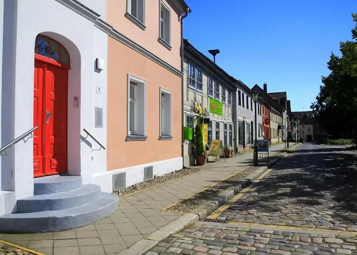 In Mit Schoenem Garten By Interhome *